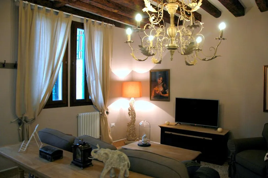 Romantic Rialto Apartment Venice 0*,